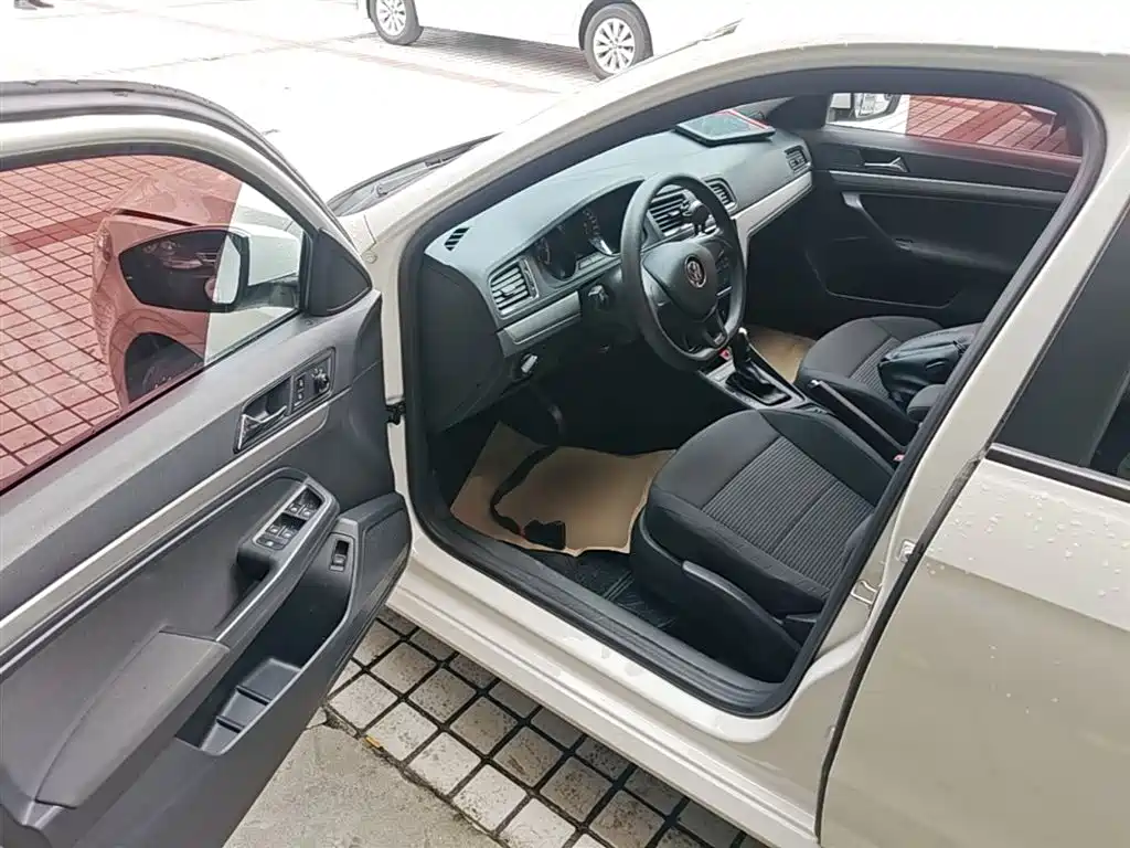Volkswagen Lavida 2017 1.6L Automatic Trend Edition фото 16