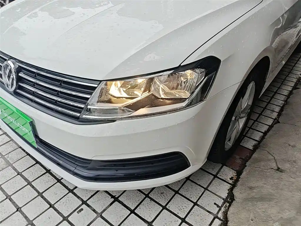 Volkswagen Lavida 2017 1.6L Automatic Trend Edition фото 24