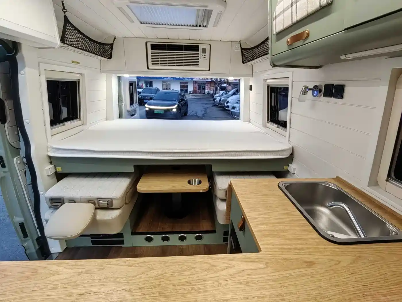 SAIC Maxus V80 RV 2022 2.0T Traveler RVLIFE Camping Edition фото 11