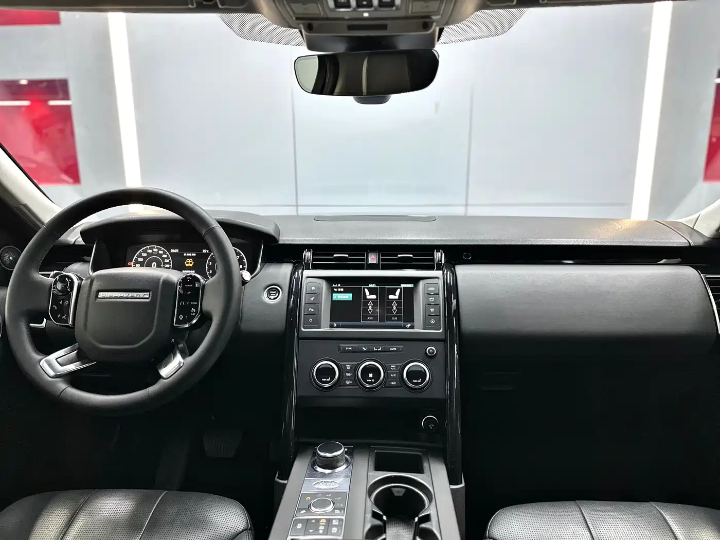 Land Rover Discovery 2017 3.0 SC V6 SE фото 12