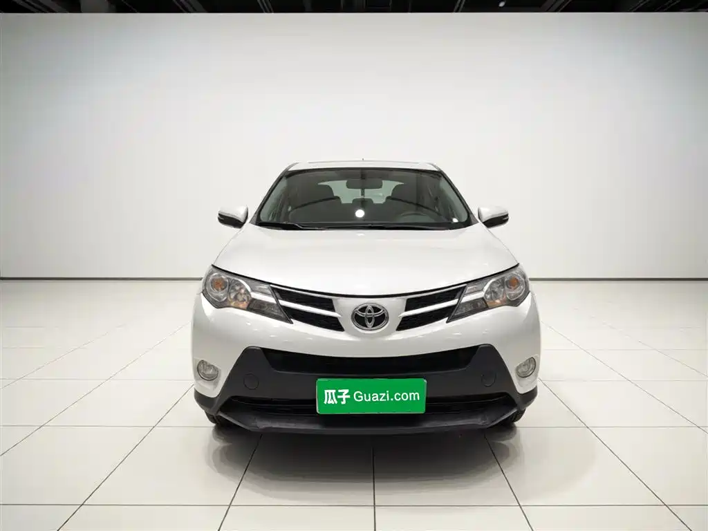 Toyota RAV4 Rongfang 2015 2.0L CVT 2WD Trend Edition фото 3