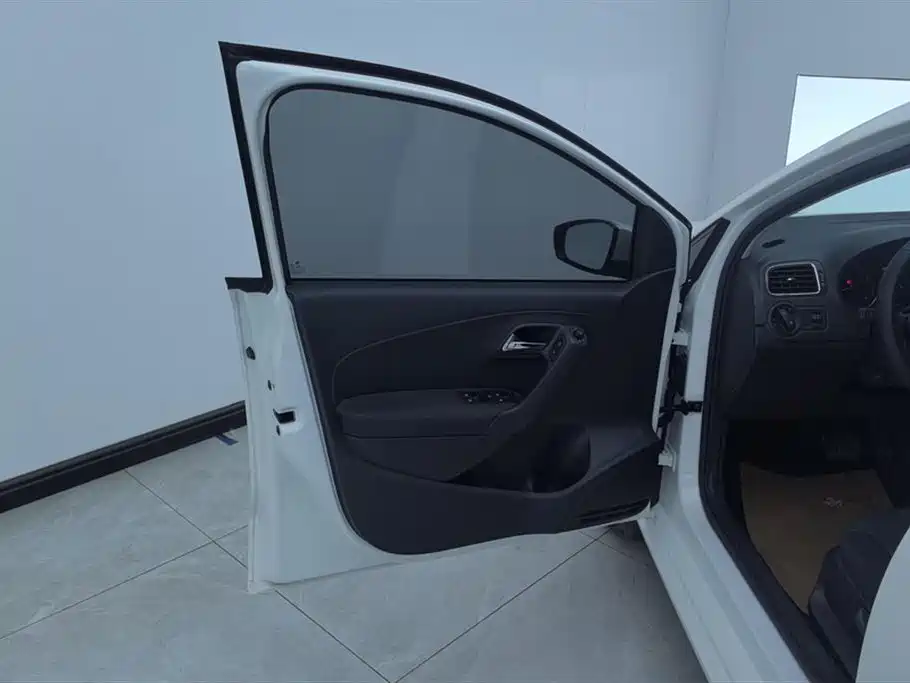 Volkswagen Polo 2018 1.5L Auto Comfort фото 7