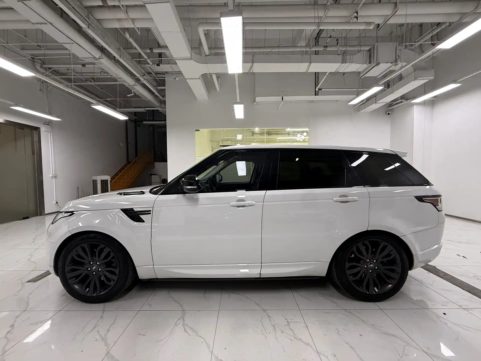 Photo 3 - Land Rover Range Rover Sport
