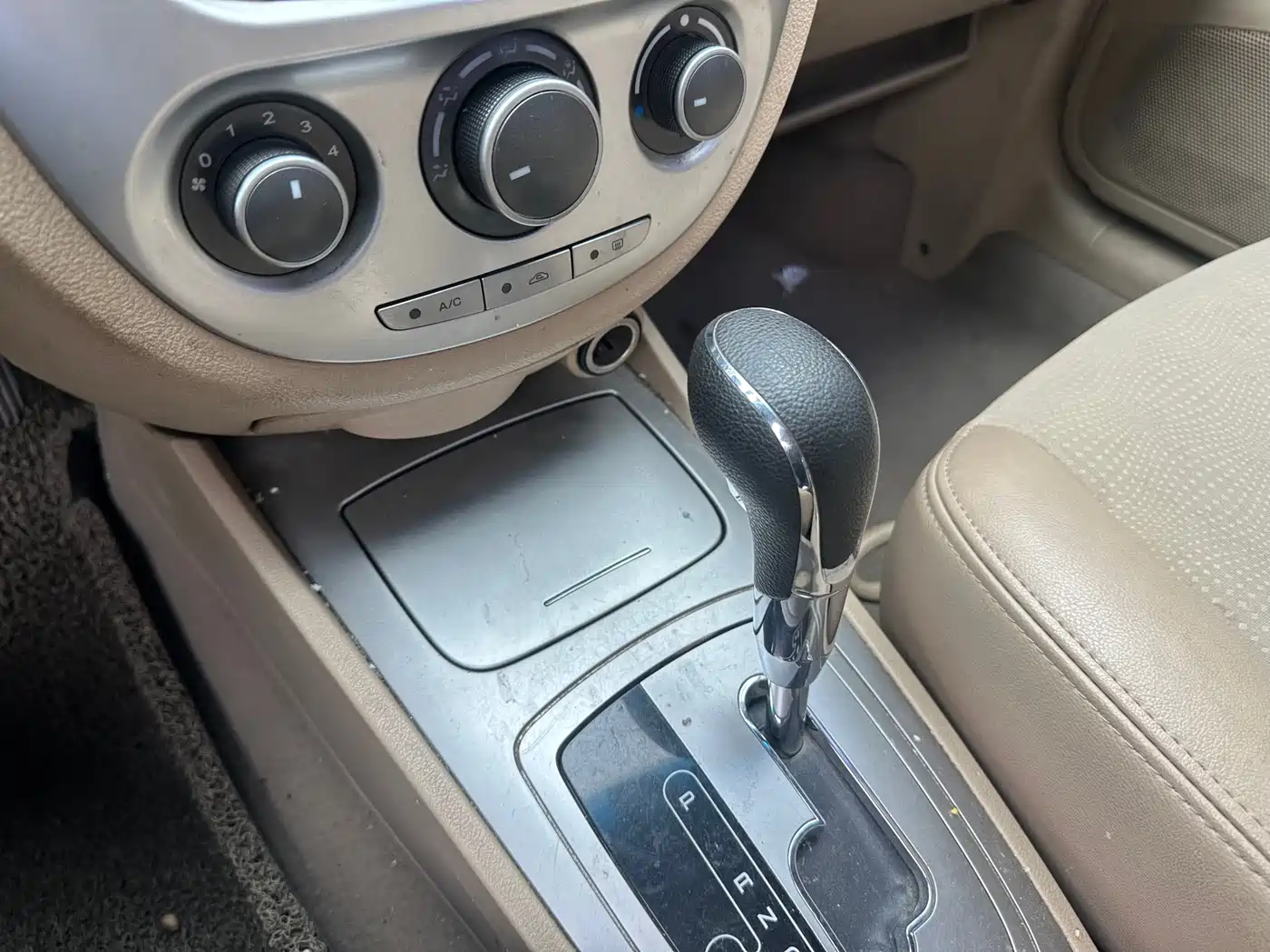 Buick Excelle 2013 1.5L Automatic Classic фото 11