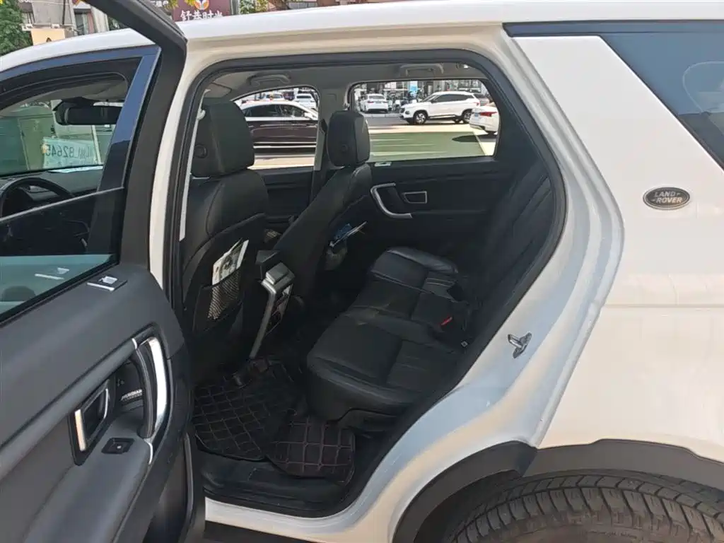 Land Rover Discovery Sport 2018 240PS HSE Edition фото 17