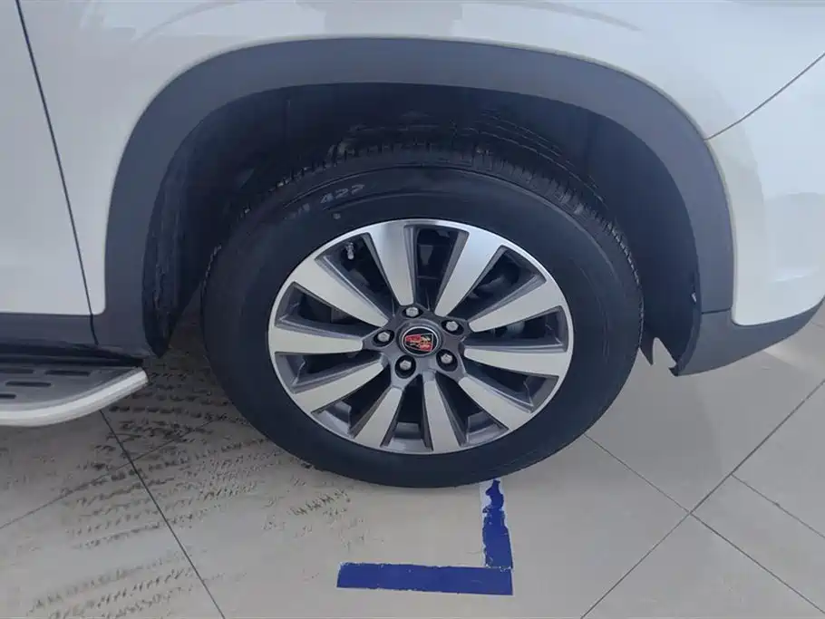 ROEWE RX8
