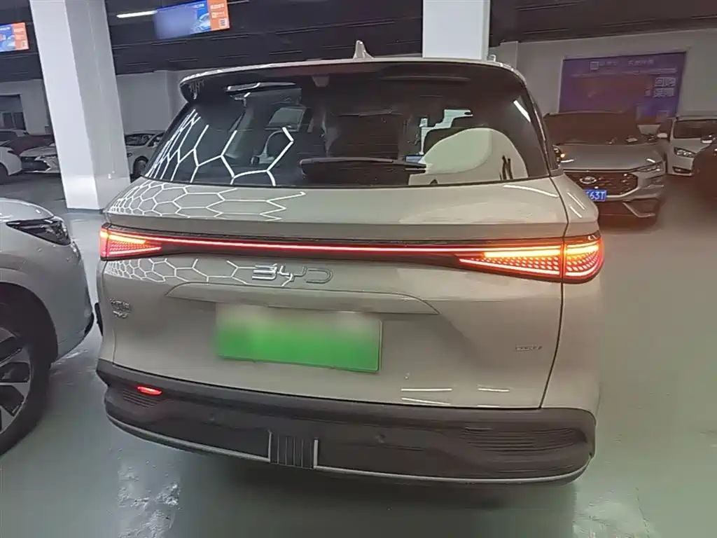 BYD Seal 05 DM-i 2025 DM-i Smart Drive Edition 115KM Honor фото 4