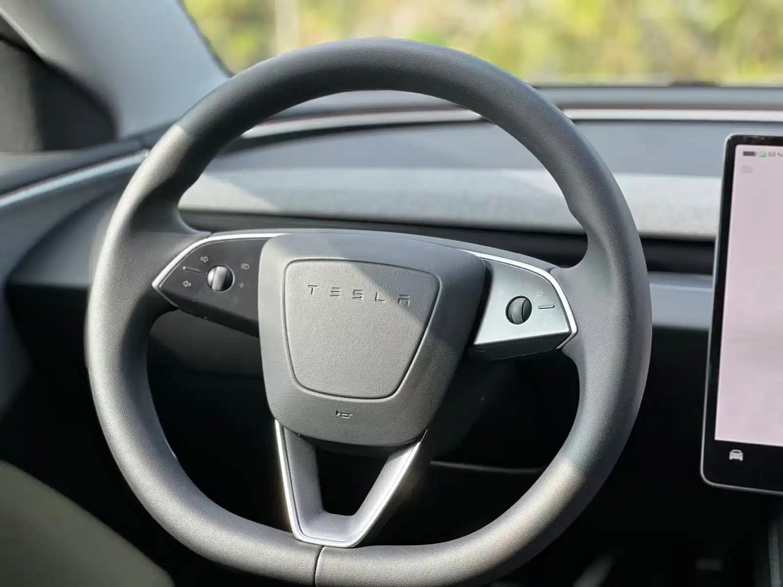 Фото 17 - Tesla Model 3