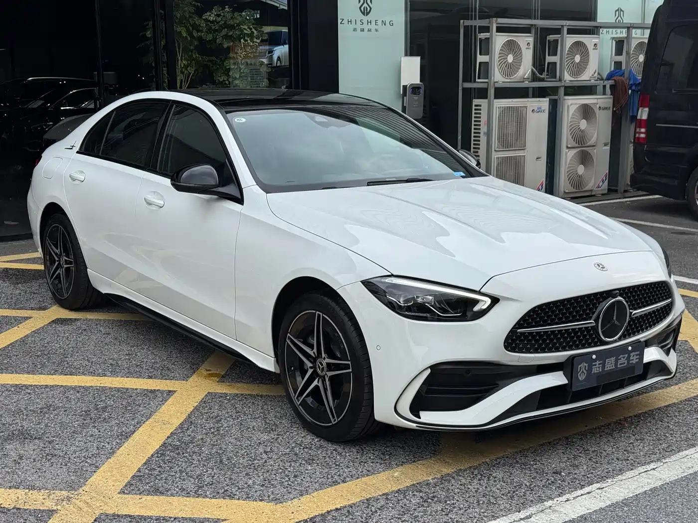 Mercedes-Benz C-Class 2024 C 260 L Night Edition Sport фото 3