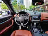 Фото 8 - Maserati Levante