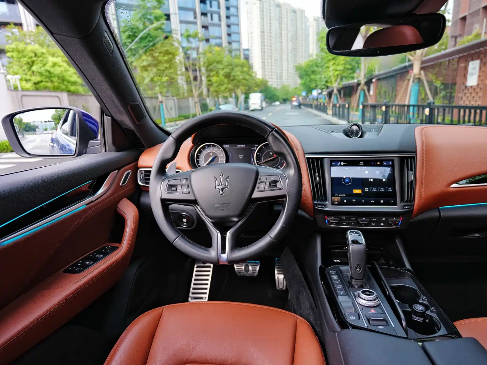 Фото 8 - Maserati Levante