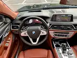 Фото 9 - BMW 7 Series