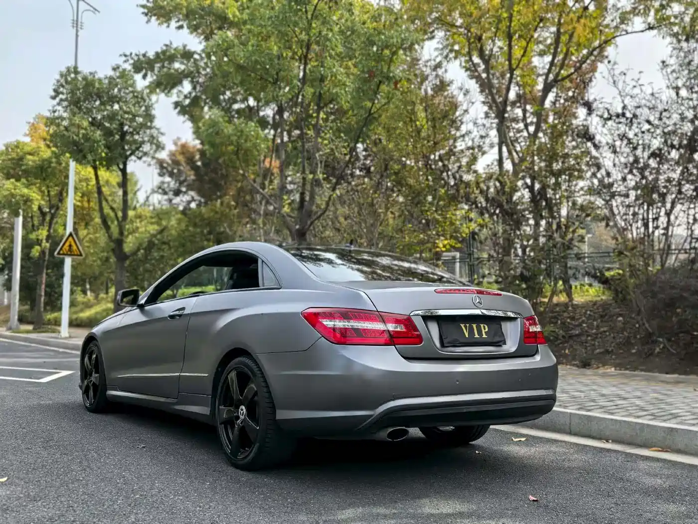 Mercedes-Benz E-Class (Import) 2012 E 200 CGI Coupe фото 4