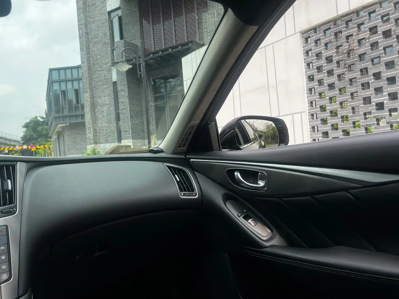 Infiniti Q50L 2015 2.0T Sport фото 29