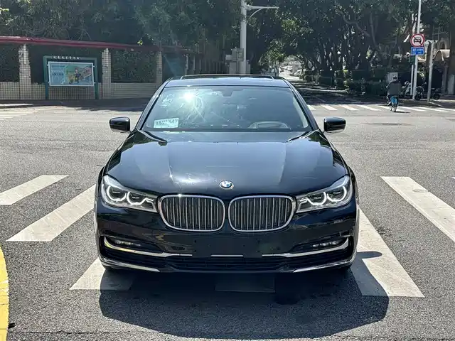 BMW 7 SERIES