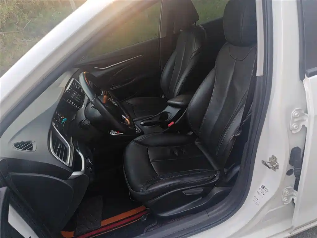 Buick Excelle 2015 15N Automatic Luxury фото 9