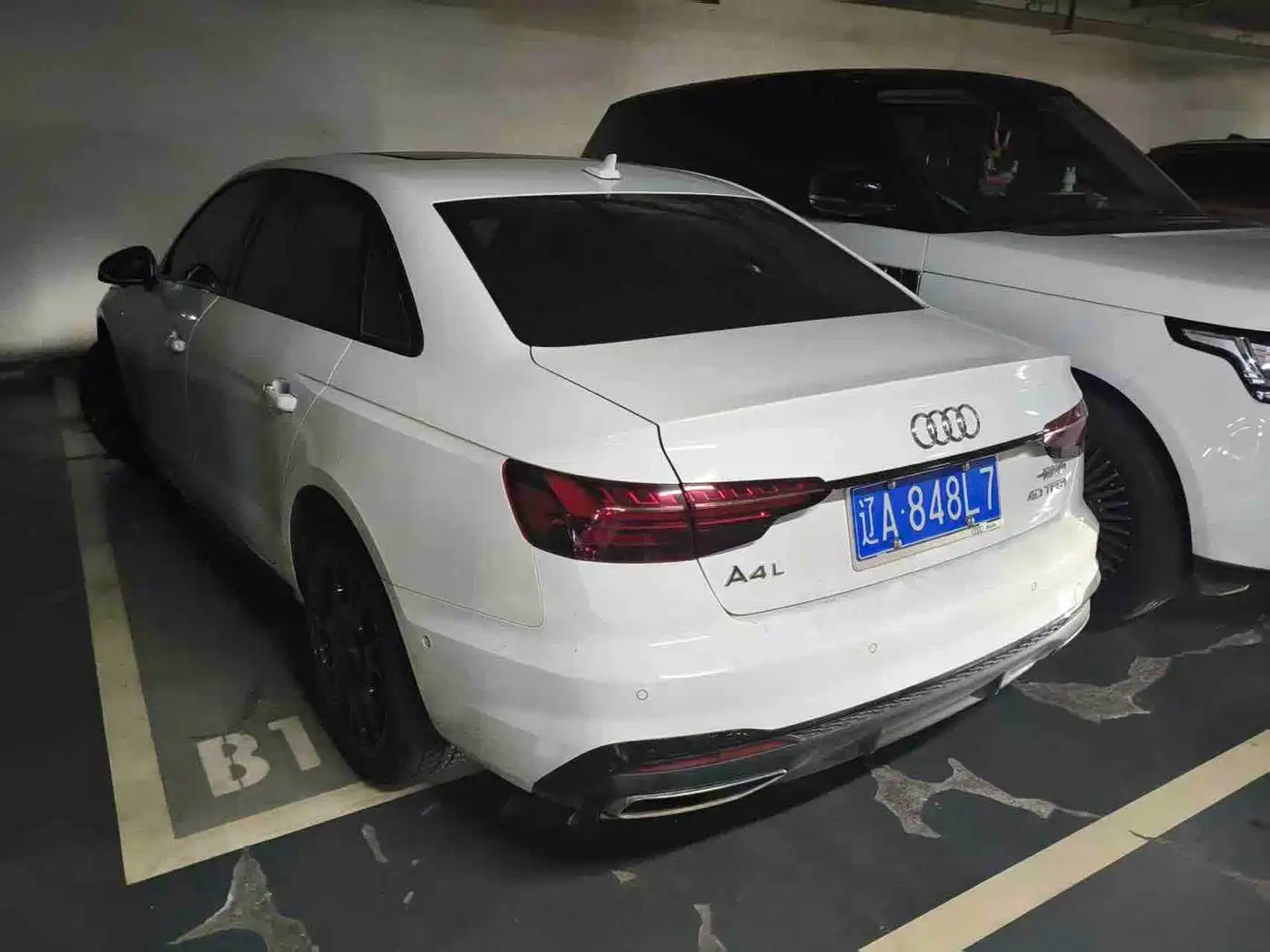 Photo 6 - Audi A4L