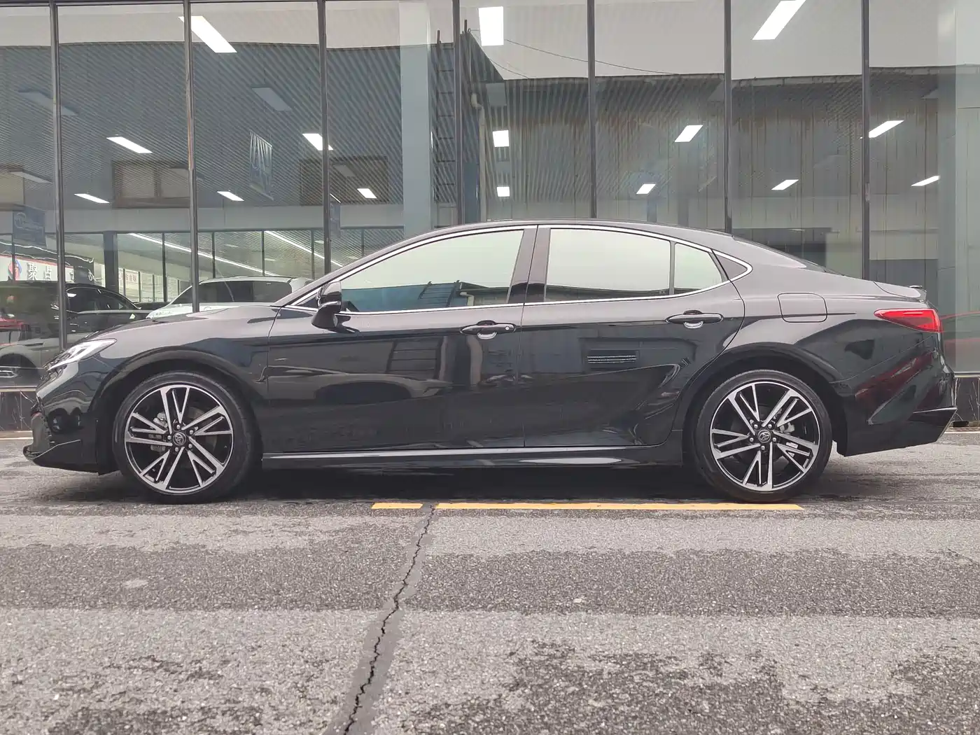 Toyota Camry 2024 2.0S Sport Edition фото 13