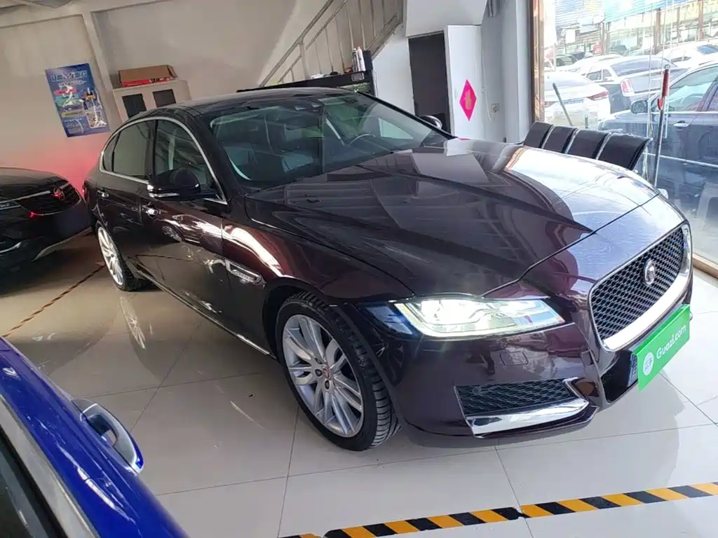 Фото 4 - Jaguar XFL