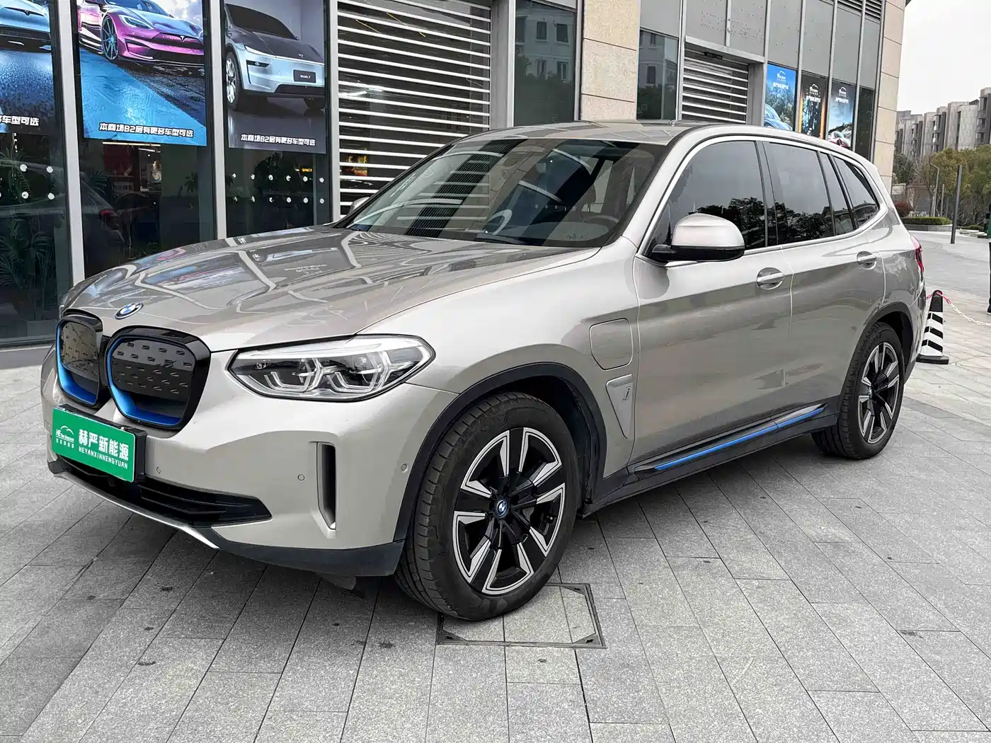 BMW IX3
