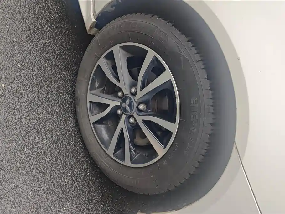 Mitsubishi Lancer EX 2015 2.0L CVT Flagship Edition фото 6