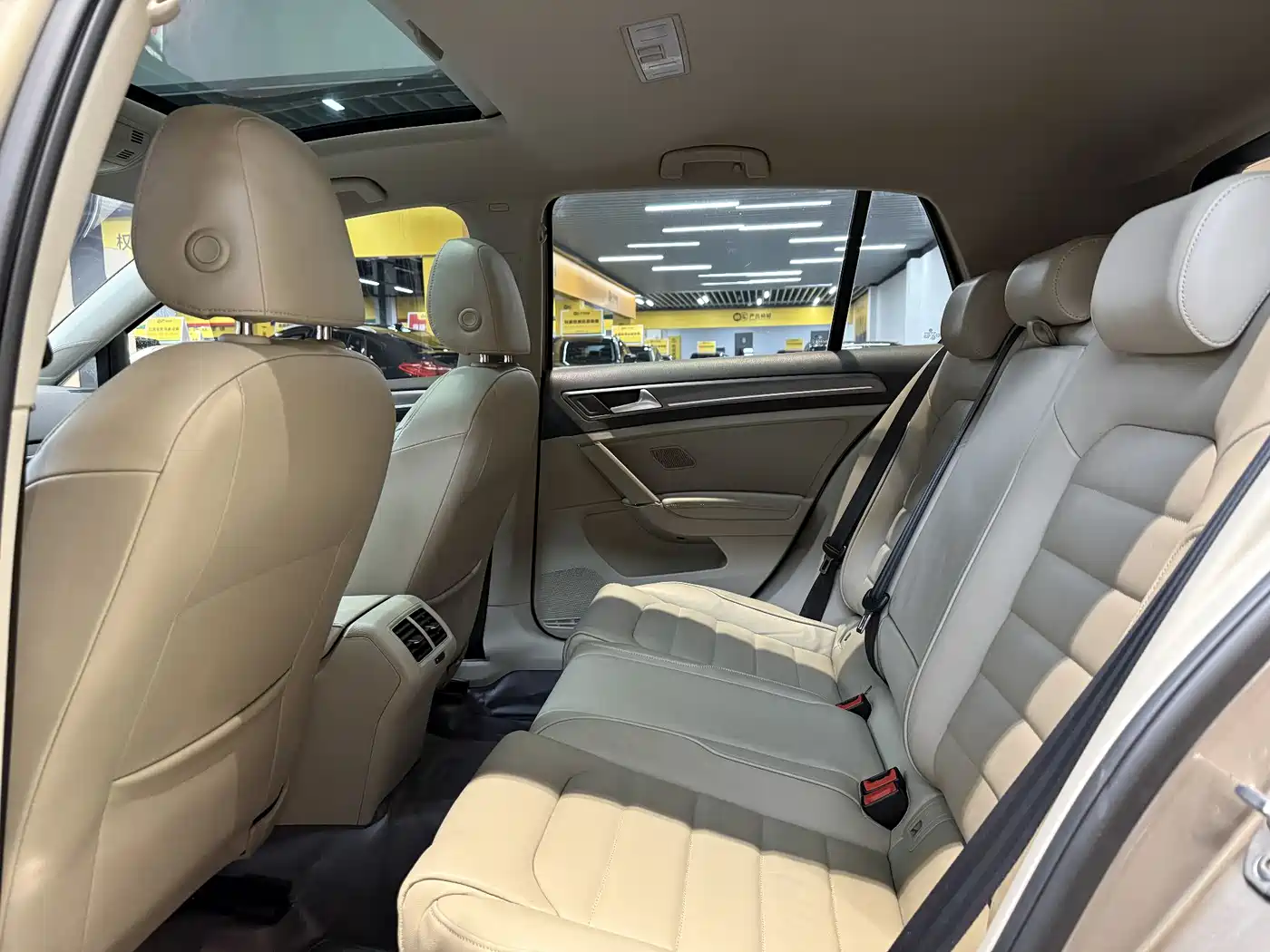 Volkswagen Golf 2015 1.4TSI Automatic Luxury фото 10