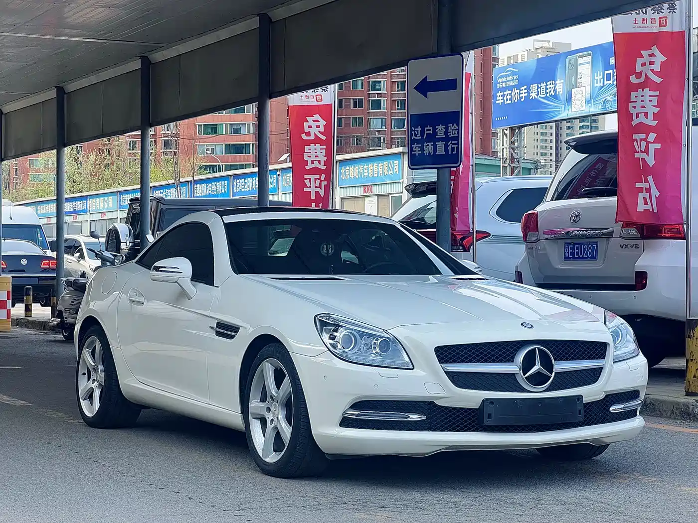 Mercedes-Benz SLK-Class 2011 SLK 200 Fashion фото 3