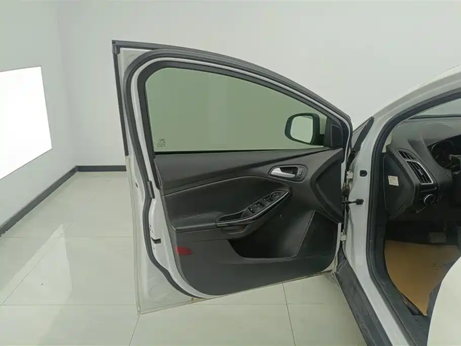 FORD FOX