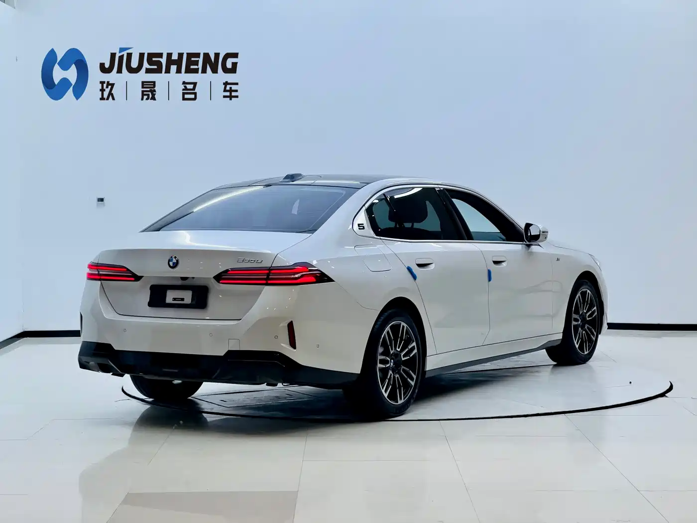 BMW 5 Series 2024 530Li Leading M Sport Package фото 17