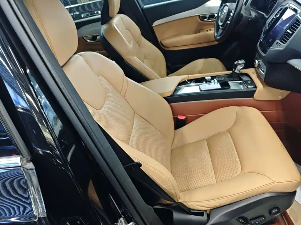 Photo 25 - Volvo XC90