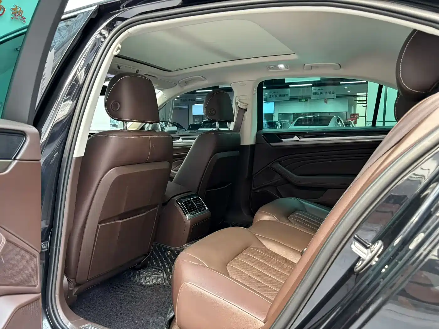 Volkswagen Phideon 2021 380TSI Luxury Edition фото 5