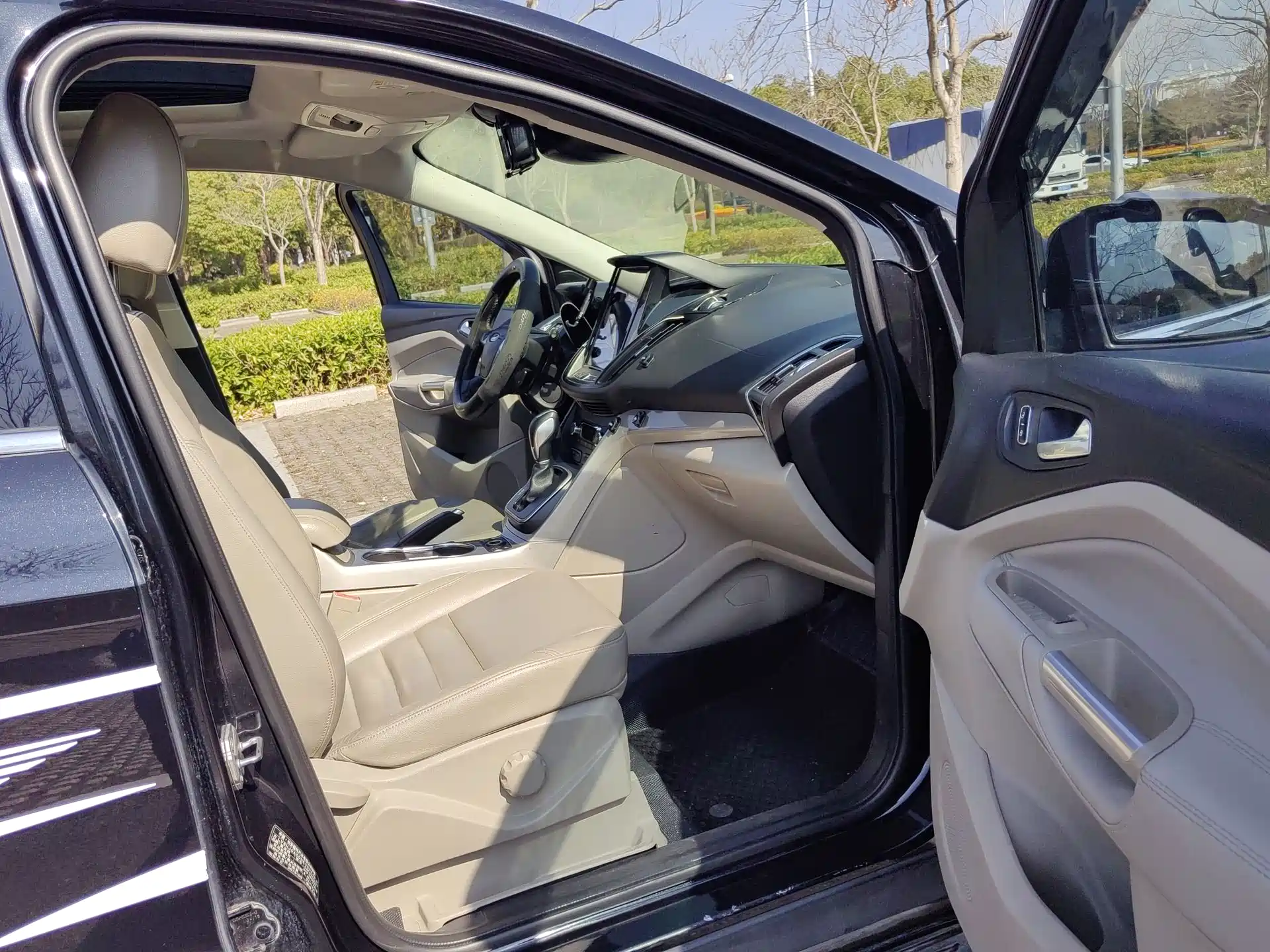 Фото 13 - Ford Kuga