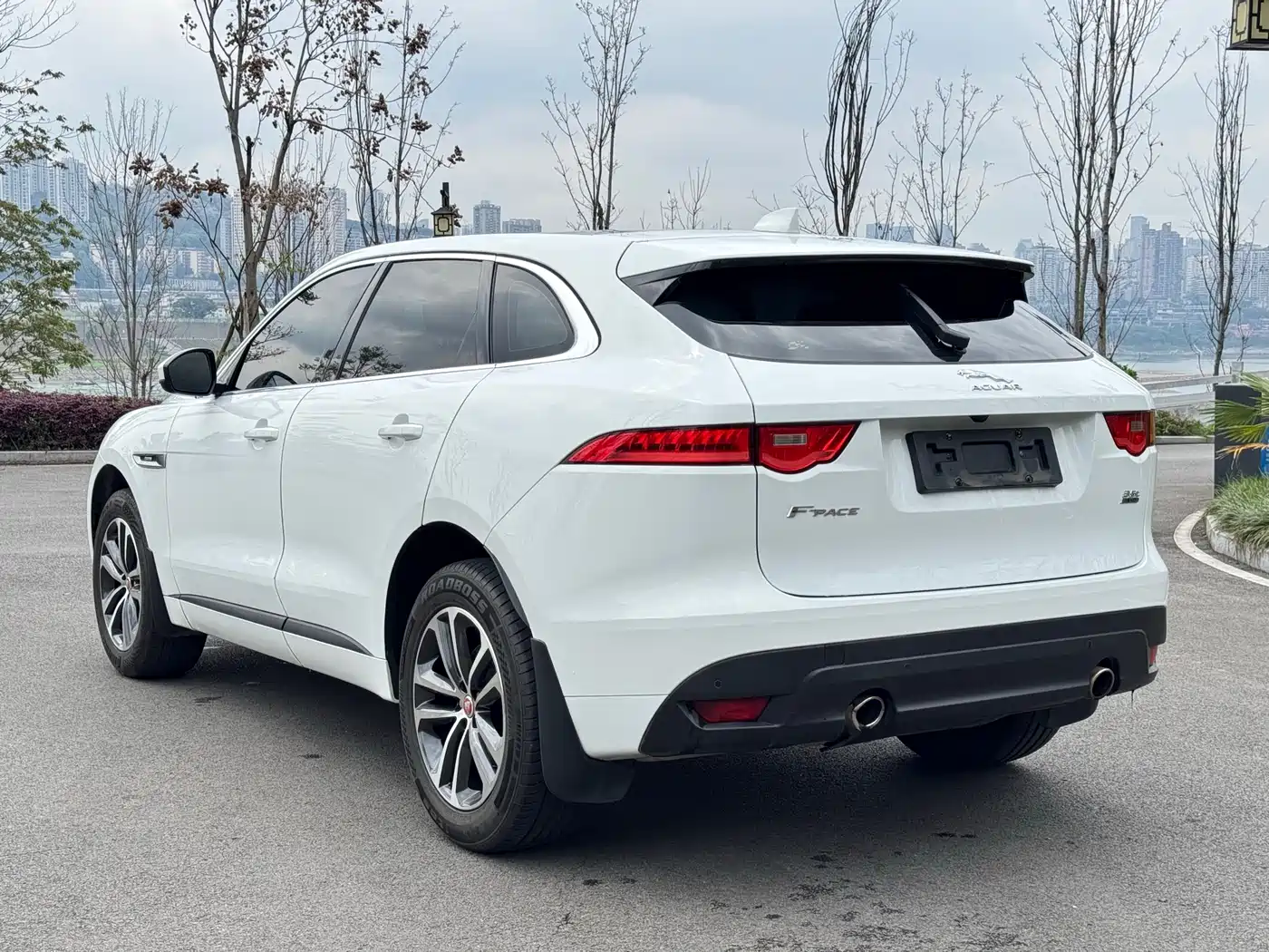 JAGUAR F PACE