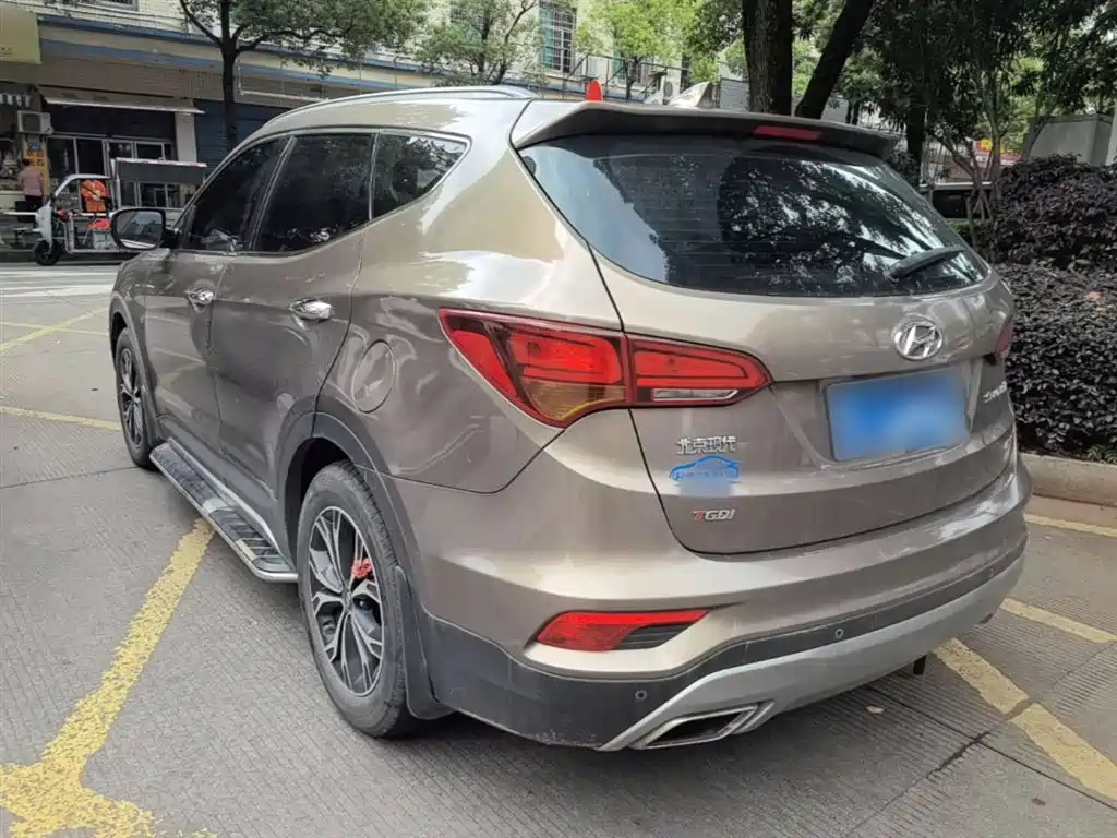 Hyundai Santa Fe 2017 2.0T Automatic 4WD Intelligent 7-Seater фото 5