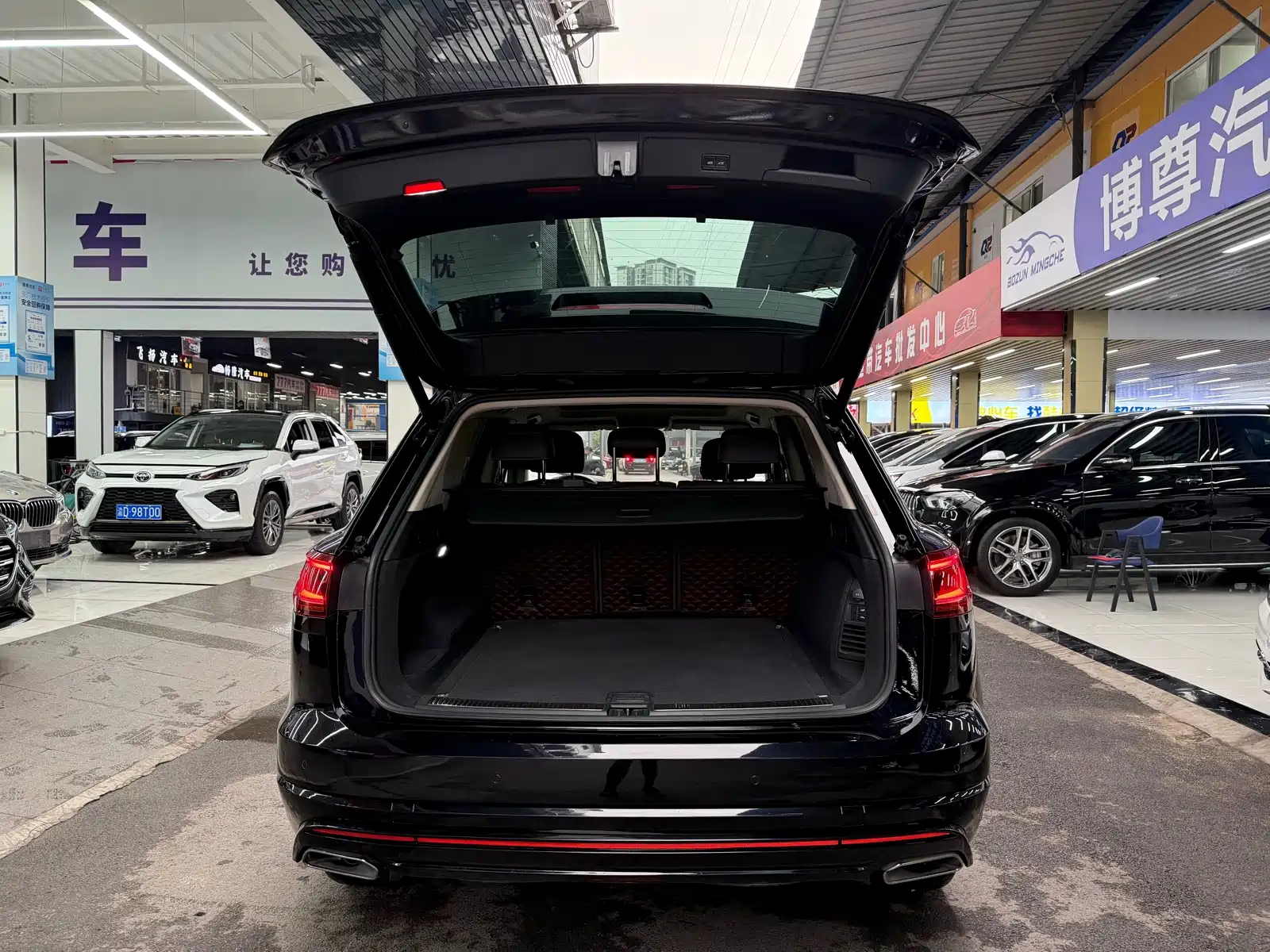 Фото 21 - Volkswagen Touareg