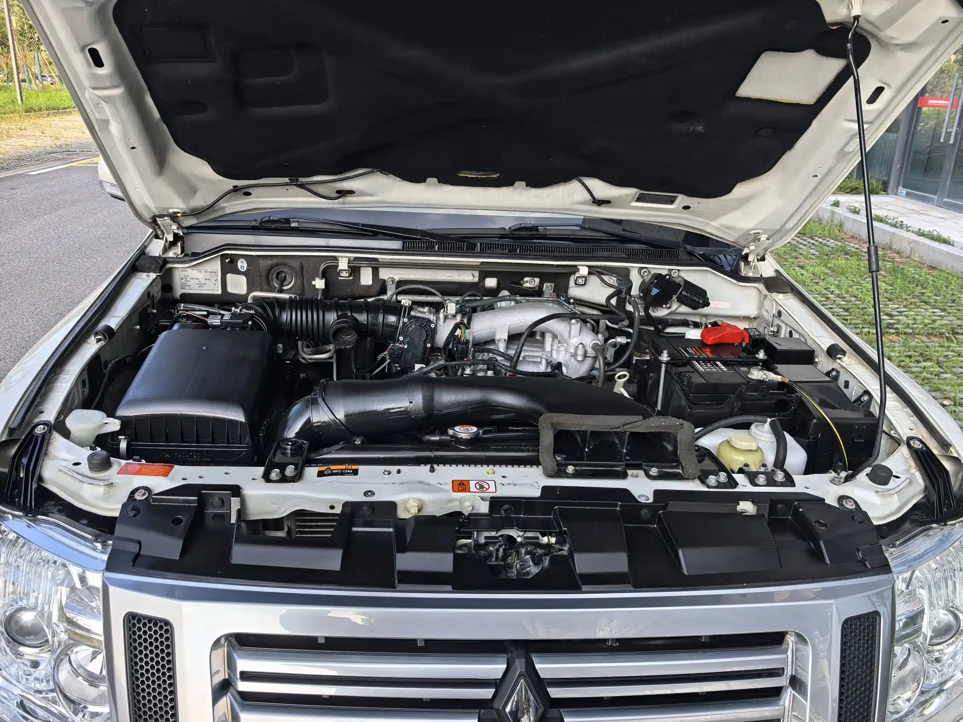 صورة 13 - Mitsubishi Pajero (Import)