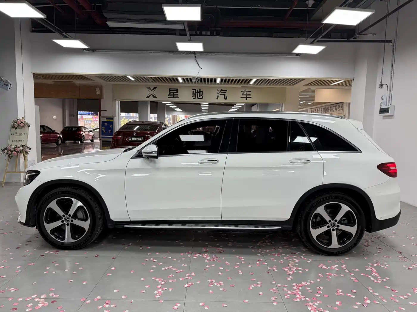 Mercedes-Benz GLC 2019 Facelift GLC 260 L 4MATIC Luxury фото 3