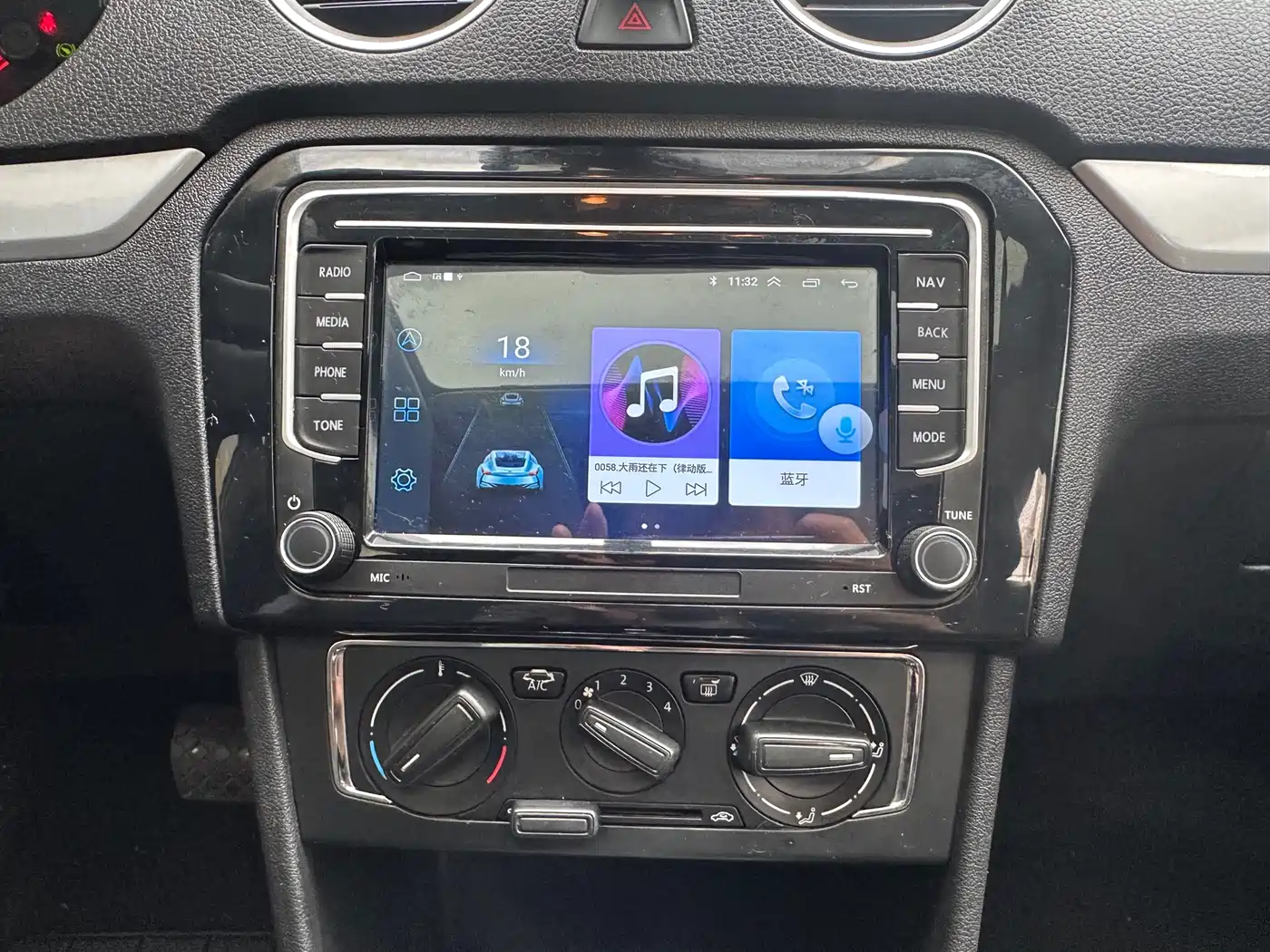Volkswagen Jetta 2015 1.6L Auto Comfort фото 14