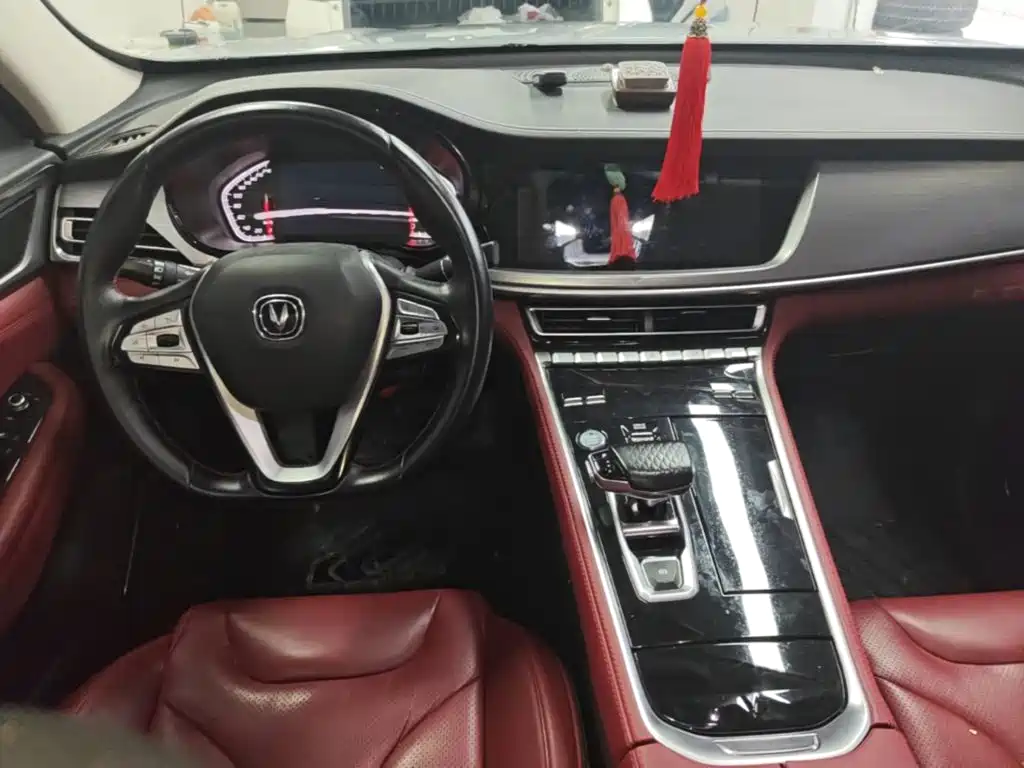 Photo 10 - Changan CS85
