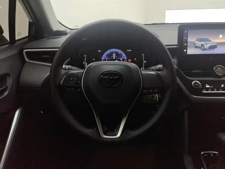 Toyota Frontlander 2024 2.0L CVT Elite Edition фото 15