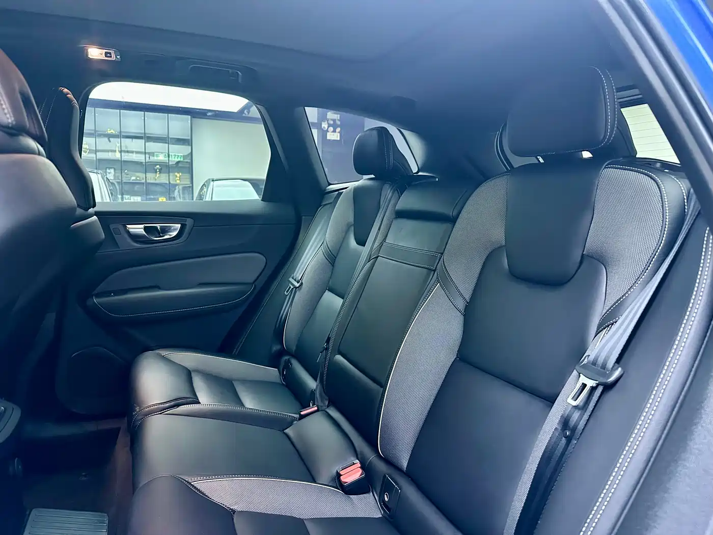 Volvo XC60 Plug-in Hybrid 2020 2021 T8 E-Drive Hybrid Inscription Sport