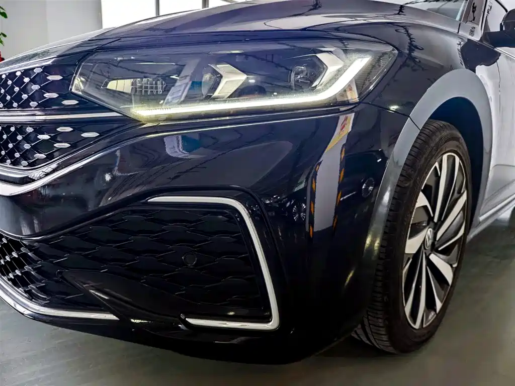 Volkswagen Passat 2022 330TSI Starlight Elite Edition фото 6