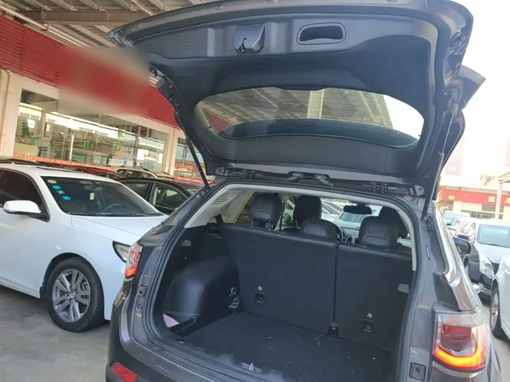 Photo 19 - Jeep Compass