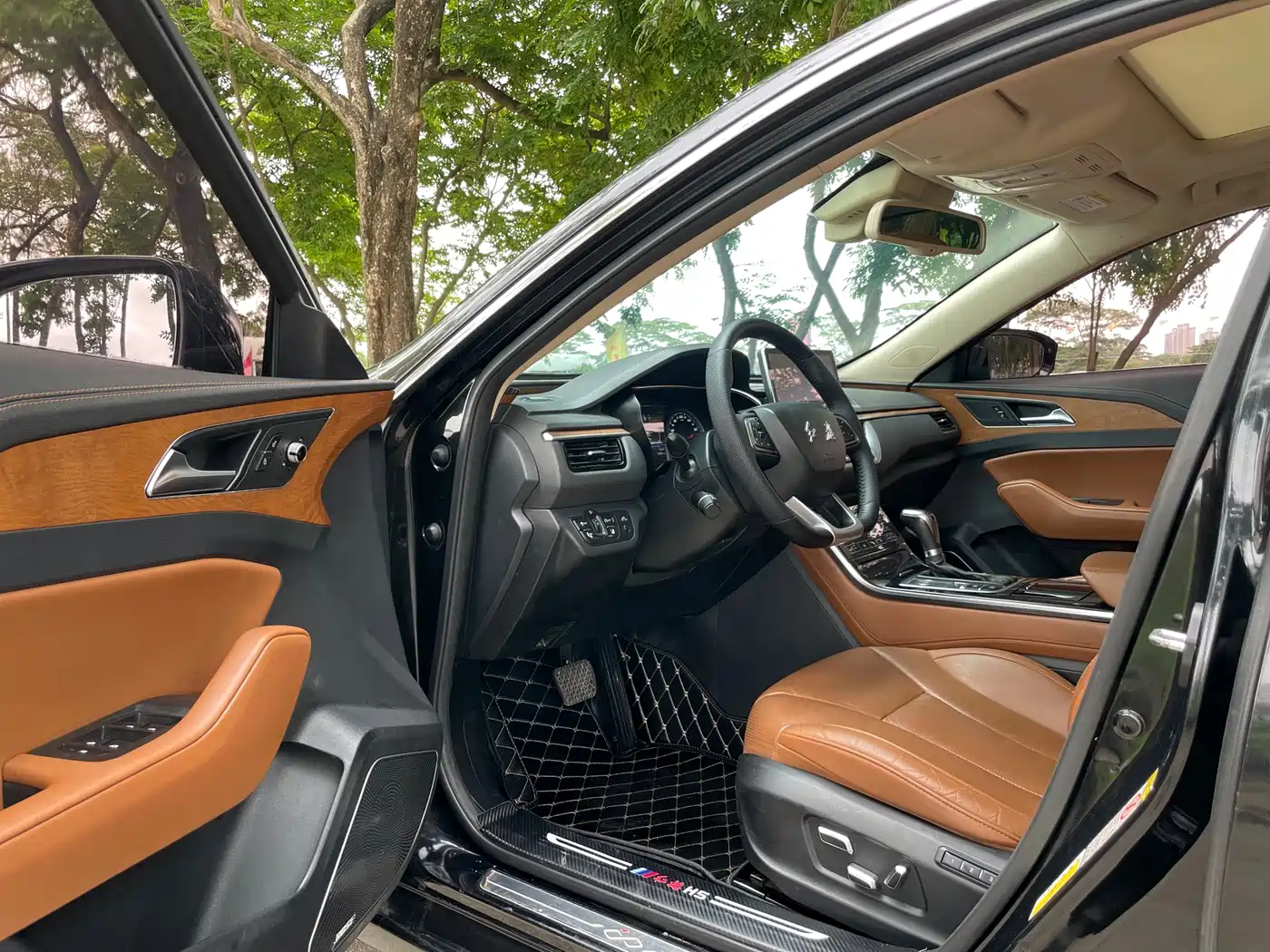 Hongqi H5 2018 Model 30TD Smart Connect Royal 60th Anniversary Edition фото 13