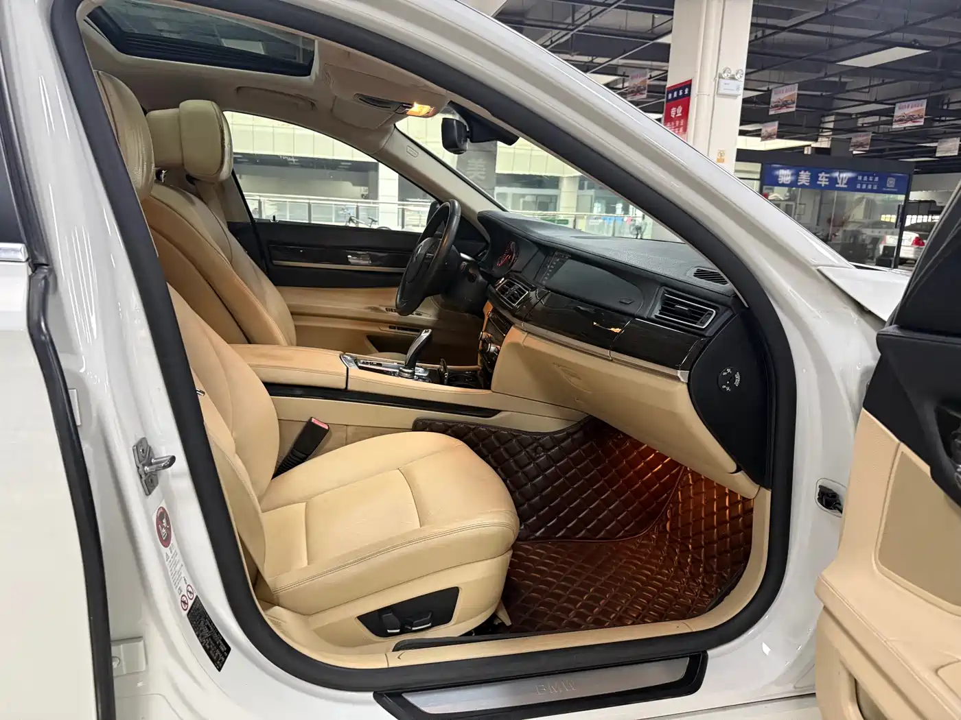 BMW 7 Series 2011 730Li Elegance фото 13