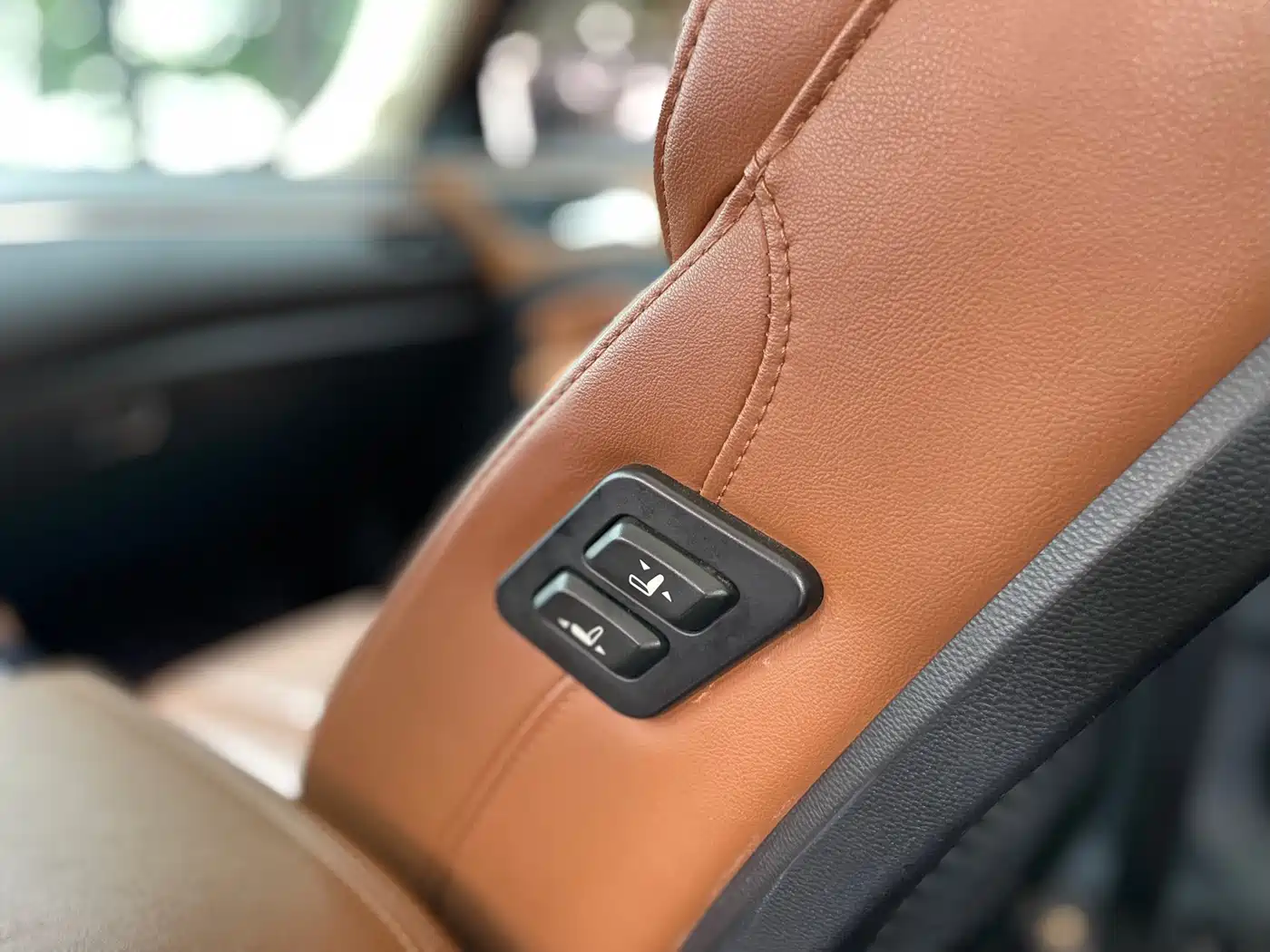 Hongqi H5 2018 Model 30TD Smart Connect Royal 60th Anniversary Edition фото 16