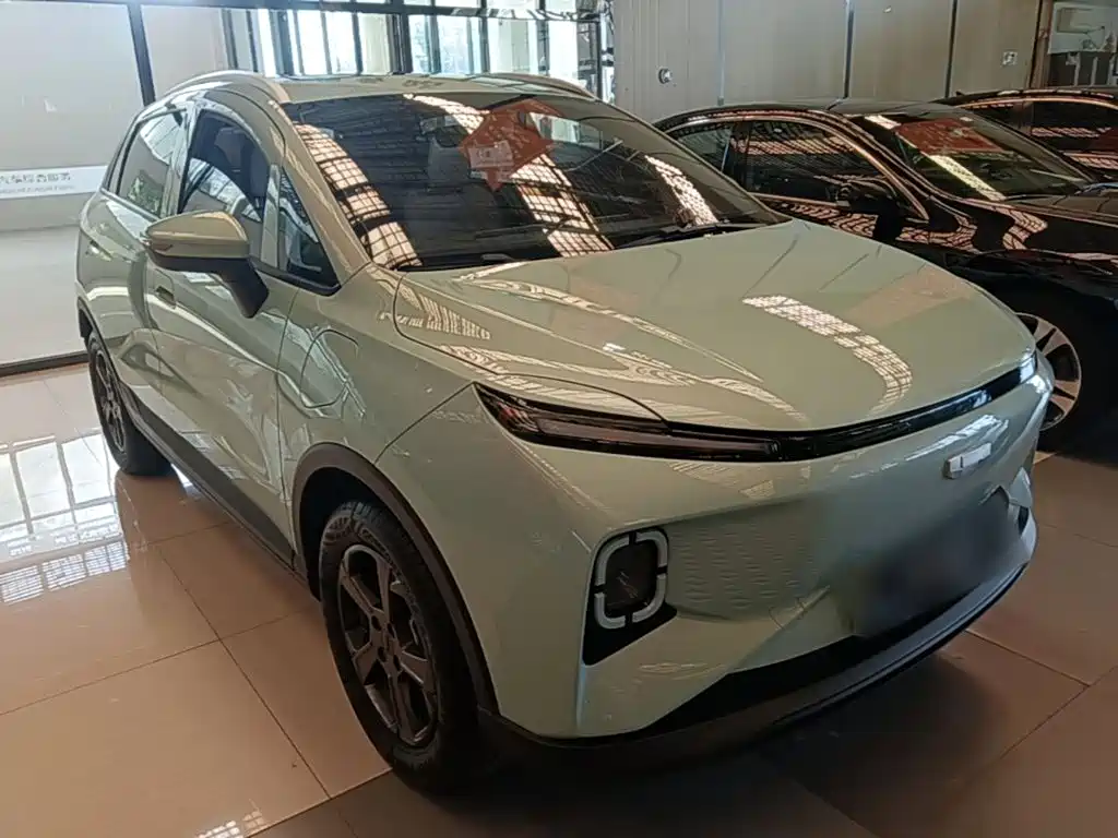 Фото 4 - Geely Geometry E Firefly