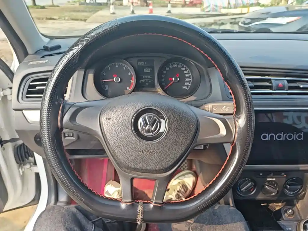 صورة 11 - Volkswagen Lavida