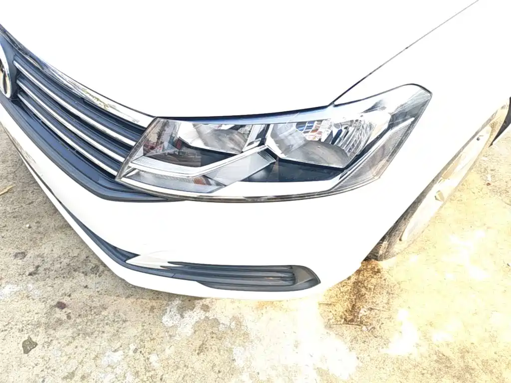 صورة 24 - Volkswagen Lavida