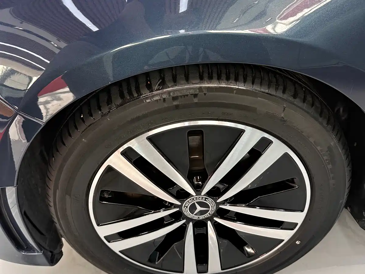 Mercedes-Benz A-Class 2019 A 180 L Sport Sedan фото 3